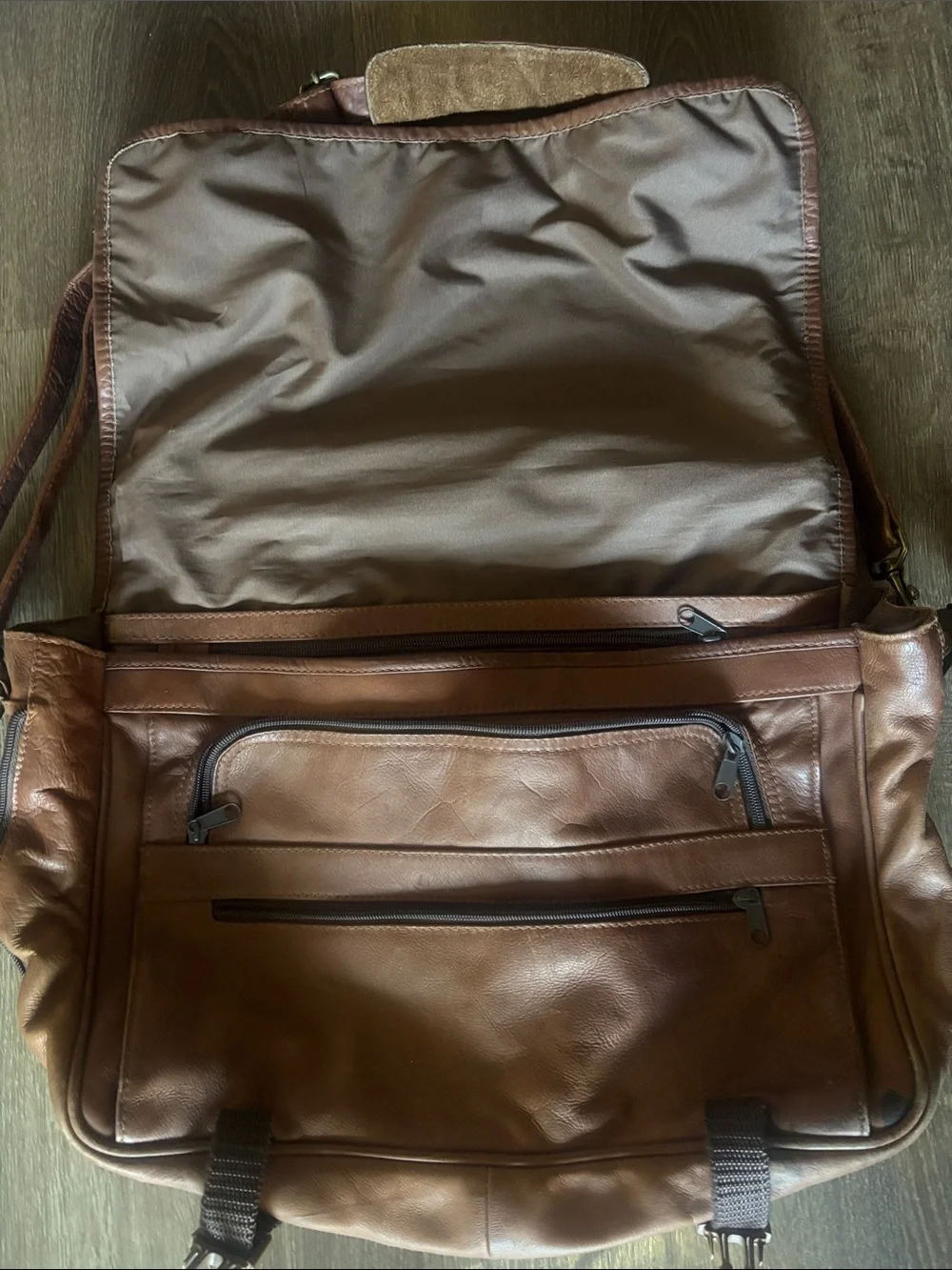 Brown Leather Messenger Bag with Adjustable Shoulder Strap